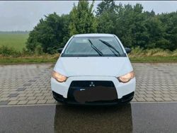 Weiß Gebraucht 2009 Mitsubishi Colt Kleinwagen | 2.200 €