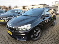 Black sapphire metallic Gebraucht 2016 BMW 218 Active Tourer Sport Line Van / Kleinbus | 9.990 € (Fairer Preis)