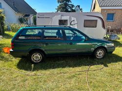 Grün Gebraucht 1996 VW Passat Basis Kombi | 1.950 €