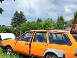 Orange Gebraucht 1987 VW Passat Kombi | 2.000 €