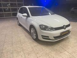 Weiß Gebraucht 2016 VW Golf VII Trendline Limousine | 8.800 € (Guter Preis)