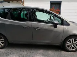 Grau Gebraucht 2011 Opel Meriva Innovation Van / Kleinbus | 2.300 € (Superpreis)