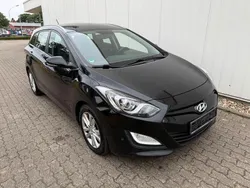 Schwarz Gebraucht 2015 Hyundai i30 Trend Kombi | 3.500 €