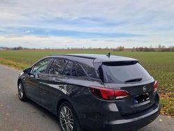 Grau Gebraucht 2016 Opel Astra Kombi | 8.200 € (Etwas zu teuer)