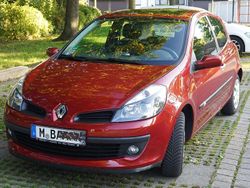 Rot Gebraucht 2005 Renault Clio II Dynamique Limousine | 4.800 € (Teuer)