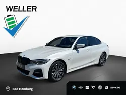 Mineralweiß (weiß) Gebraucht 2022 BMW 320e Shadowline Limousine | 29.980 € (Fairer Preis)