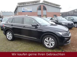 Deep black perleffekt (metallic) Gebraucht 2024 VW Tiguan Move SUV | 29.899 € (Guter Preis)