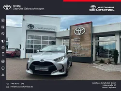 Silber Gebraucht 2023 Toyota Yaris Hybrid Team Limousine | 19.499 € (Fairer Preis)