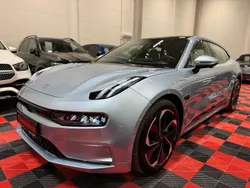 Silber Gebraucht 2023 Zeekr 001 Limousine | 90.750 €