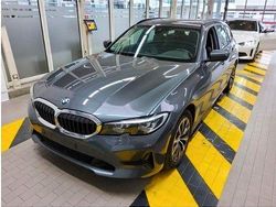 Grau Gebraucht 2020 BMW 320 Performance Limousine | 22.297 € (Superpreis)