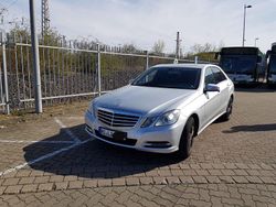 Silber Gebraucht 2013 Mercedes 220 Limousine | 10.300 €