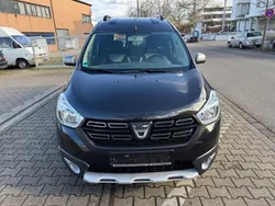 Schwarz Gebraucht 2019 Dacia Dokker Stepway Van | 12.999 € (Fairer Preis)