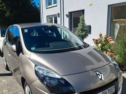 Beige Gebraucht 2011 Renault Scénic III Dynamique Van / Kleinbus | 6.850 € (Fairer Preis)