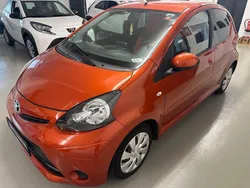 Orange Gebraucht 2012 Toyota Aygo Connect Style Kleinwagen | 2.990 € (Fairer Preis)