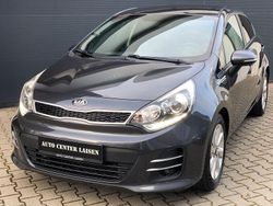 Grau Gebraucht 2016 Kia Rio DREAM-TEAM Edition Kleinwagen | 9.999 €