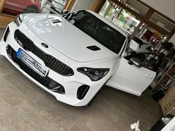 Weiß Gebraucht 2018 Kia Stinger Limousine | 26.900 € (Guter Preis)