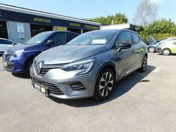 Grau Gebraucht 2023 Renault Clio V Evolution Kleinwagen | 15.950 € (Fairer Preis)