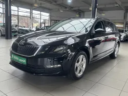 Schwarz Gebraucht 2020 Skoda Octavia Tour Kombi | 15.890 € (Guter Preis)