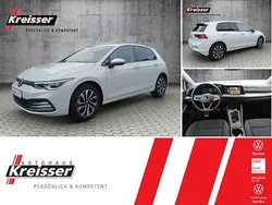 Weiß (orxweiß perlmutteffekt) Gebraucht 2023 VW Golf VIII Active Limousine | 23.850 € (Fairer Preis)