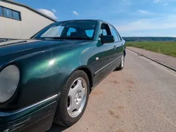 Grün Gebraucht 1998 Mercedes 240 Limousine | 4.200 €