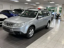 Grau Gebraucht 2011 Subaru Forester SUV | 11.999 € (Teuer)