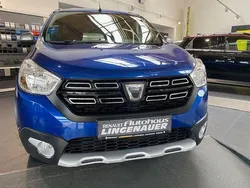 Blau Gebraucht 2021 Dacia Lodgy Stepway Van / Kleinbus | 12.999 € (Guter Preis)