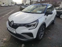 Perlmuttweiss metallic/dach i Gebraucht 2022 Renault Captur R.S. SUV | 23.790 € (Teuer)