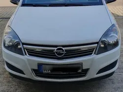 Weiß Gebraucht 2009 Opel Astra Kleinwagen | 2.900 € (Fairer Preis)