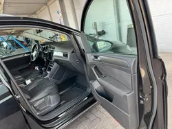 Schwarz Gebraucht 2019 VW Touran Van / Kleinbus | 13.500 €