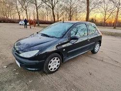 Schwarz Gebraucht 2005 Peugeot 206 Kleinwagen | 1.000 €