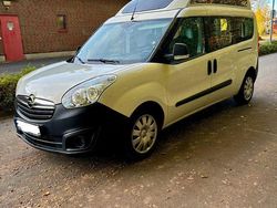 Weiß Gebraucht 2017 Opel Combo Van / Kleinbus | 7.499 €