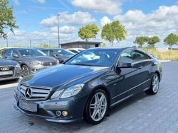 Tenoritgrau Gebraucht 2011 Mercedes E200 AMG Coupé | 14.950 € (Fairer Preis)
