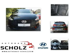 Abyss black Gebraucht 2024 Hyundai i30 Advantage Limousine | 24.590 € (Guter Preis)