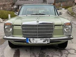 Grün Gebraucht 1976 Mercedes W114 Limousine | 18.900 €