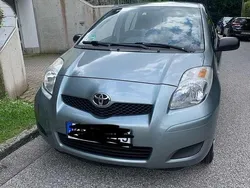 Grau Gebraucht 2009 Toyota Yaris Limousine | 1.600 € (Guter Preis)