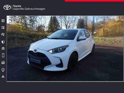 Weiß Gebraucht 2022 Toyota Yaris Hybrid Comfort Kleinwagen | 17.990 € (Guter Preis)