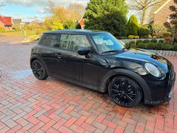 Schwarz Gebraucht 2022 Mini Cooper Classic Kleinwagen | 19.800 € (Fairer Preis)