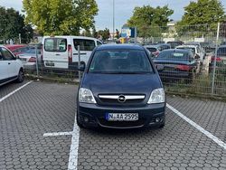 Grau Gebraucht 2008 Opel Meriva Van / Kleinbus | 2.100 € (Fairer Preis)