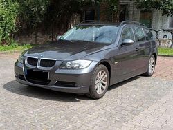 Grau Gebraucht 2008 BMW 320 Kombi | 4.000 € (Fairer Preis)