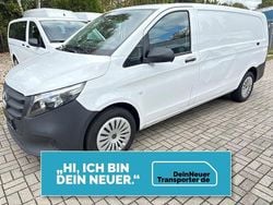 Weiß Gebraucht 2024 Mercedes Vito Van / Kleinbus | 30.821 € (Guter Preis)