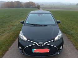 Schwarz Gebraucht 2016 Toyota Yaris Edition-S Kleinwagen | 7.300 € (Fairer Preis)