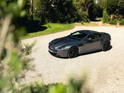 Grau Gebraucht 2018 Aston Martin V12 Vantage | 189.990 €