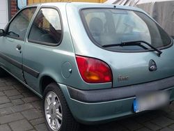 Grün Gebraucht 2001 Ford Fiesta Kleinwagen | 1.398 € (Etwas zu teuer)