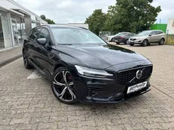 Onyx black / metallic (metallic) Gebraucht 2024 Volvo V60 Plus Kombi | 41.790 € (Fairer Preis)