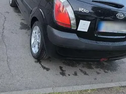 Schwarz Gebraucht 2009 Kia Rio Basis Kleinwagen | 2.800 € (Teuer)