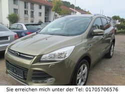 Grün Gebraucht 2014 Ford Kuga SUV | 8.200 € (Fairer Preis)