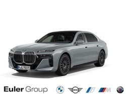 Grau Gebraucht 2024 BMW 750e Sport Line Limousine | 96.490 € (Guter Preis)