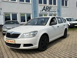 Weiß Gebraucht 2011 Skoda Octavia Classic Kombi | 2.450 € (Fairer Preis)