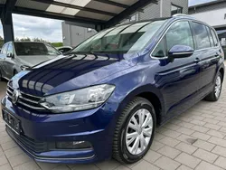 Blau Gebraucht 2018 VW Touran Highline Van / Kleinbus | 11.900 € (Etwas zu teuer)