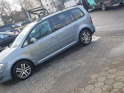 Grau Gebraucht 2007 VW Touran Van / Kleinbus | 1.900 € (Fairer Preis)